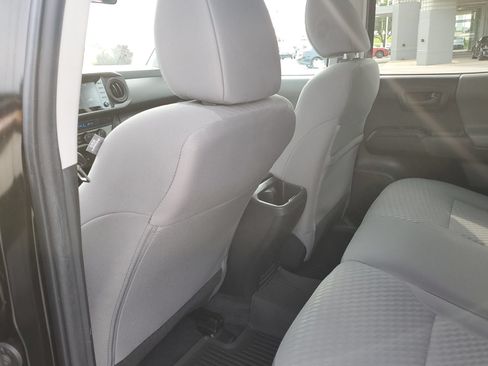 Certified 2022 Toyota Tacoma SR AWD/4WD image 14