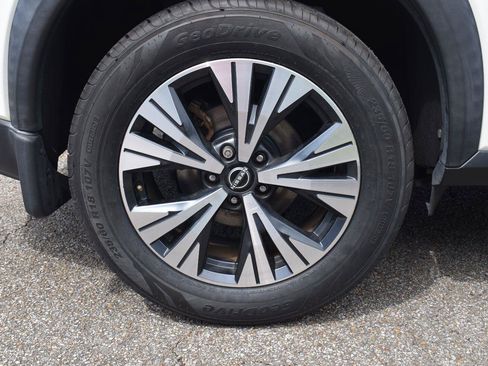 Used 2021 Nissan Rogue SV w/ Premium Package FWD image 13