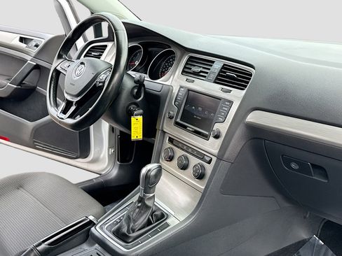 Used 2016 Volkswagen Golf S FWD image 5