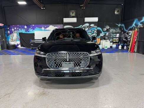 Used 2025 Lincoln Aviator Reserve AWD/4WD image 8
