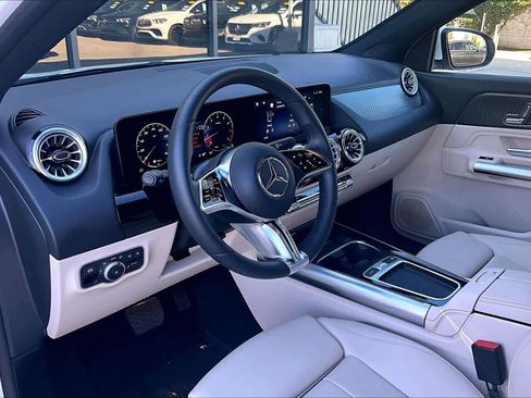 Used 2025 Mercedes-Benz GLA 250 image 17