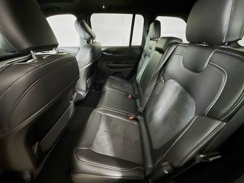 Used 2024 Jeep Grand Cherokee Altitude image 24