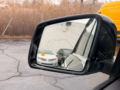 Used 2015 Mercedes-Benz ML 350 ML 350 4MATIC Sport Utility 4D image 32