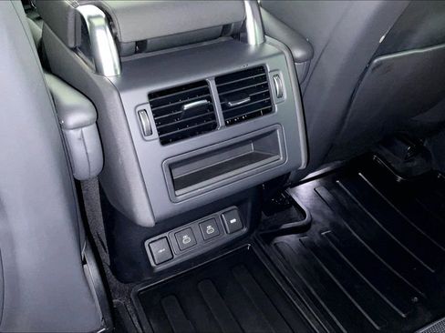Used 2022 Land Rover Discovery S R-Dynamic AWD/4WD image 31