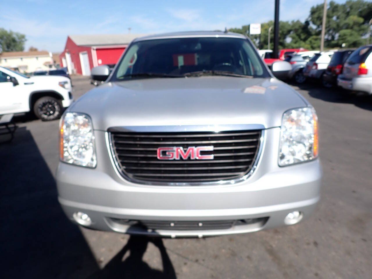 Used 2014 GMC Yukon XL SLT AWD/4WD image 2