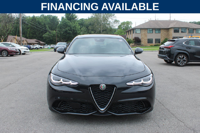 Used 2024 Alfa Romeo Giulia Ti AWD/4WD image 3