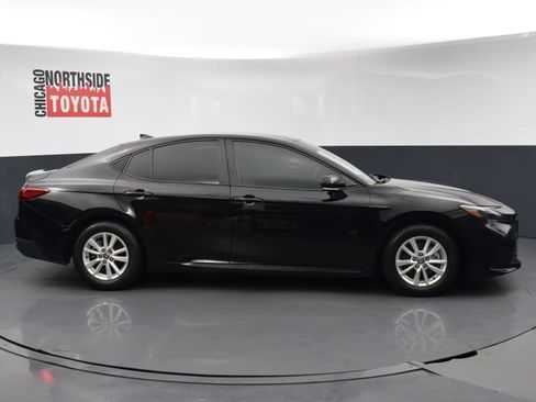 Used 2025 Toyota Camry LE FWD image 5