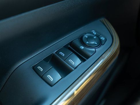 Used 2021 GMC Acadia SLE w/ Infotainment Package AWD/4WD image 31