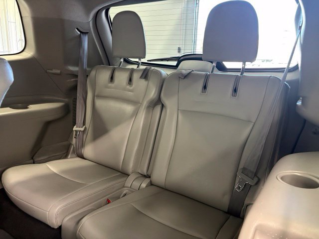 Used 2012 Toyota Highlander Limited w/ Tow Pkg FWD image 11