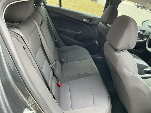 Used 2018 Chevrolet Cruze LT w/ Convenience Package image 16