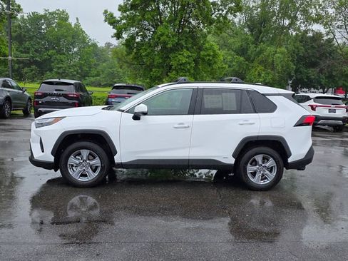 Used 2025 Toyota RAV4 XLE AWD/4WD image 5