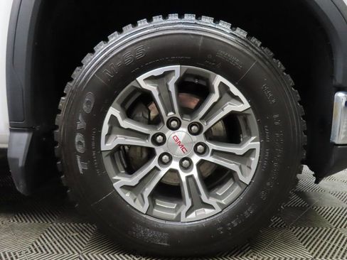 Used 2024 GMC Sierra 1500 SLE w/ X31 Off-Road Package image 8