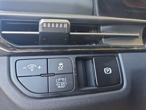 Certified 2026 Kia Sportage LX FWD image 25