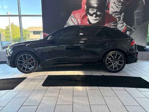 Used 2023 Audi SQ8 Prestige w/ Prestige Package AWD/4WD image 4