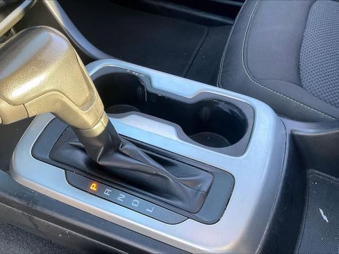 Used 2020 Chevrolet Colorado LT w/ LT Convenience Package image 16