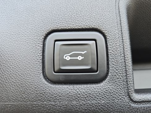 Used 2021 GMC Terrain SLE w/ Driver Convenience Package image 17