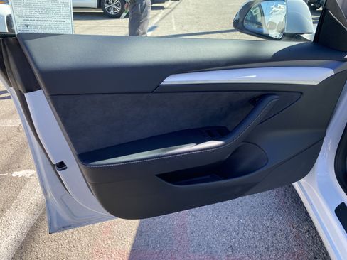 Used 2022 Tesla Model 3 Standard Range image 13