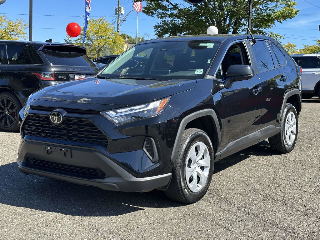Used 2025 Toyota RAV4 LE AWD/4WD image 7