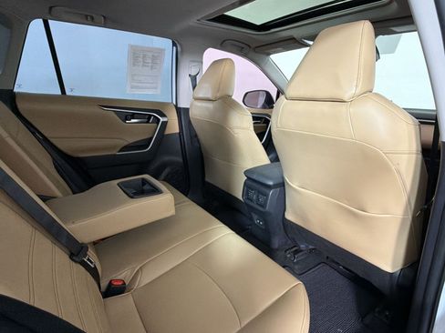 Used 2021 Toyota RAV4 XLE Premium FWD image 29