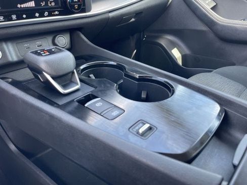 Used 2023 Nissan Rogue SV FWD image 21