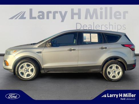 Used 2017 Ford Escape S image 2