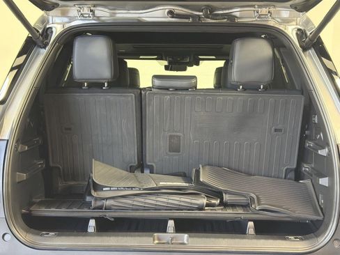 Used 2024 Toyota Sequoia Platinum image 31