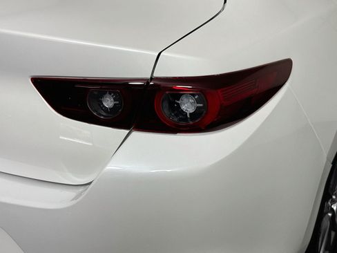 Used 2022 MAZDA MAZDA3 s FWD image 34