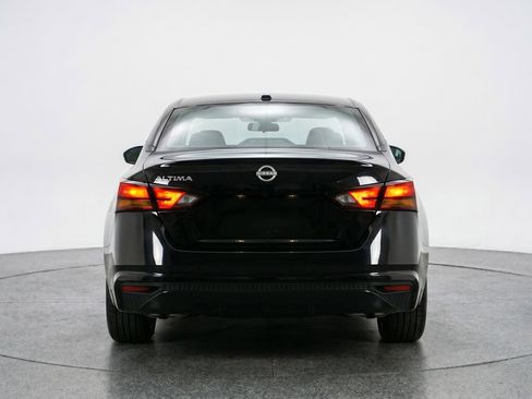 Used 2025 Nissan Altima 2.5 SV FWD image 7