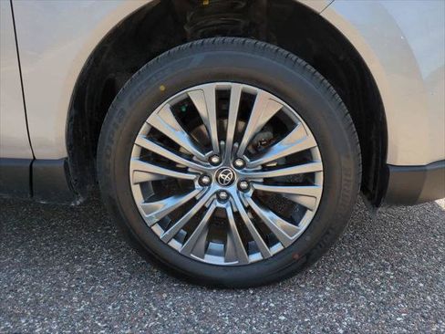 Certified 2021 Toyota Venza XLE w/ Softex Package image 11