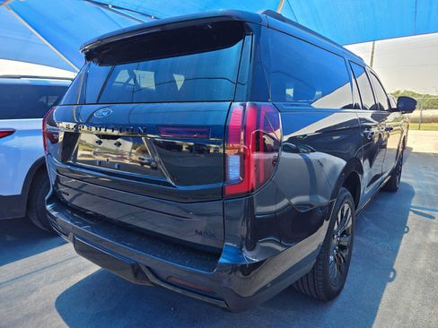 Used 2025 Ford Expedition Max Platinum w/ Stealth Appearance Package AWD/4WD image 4