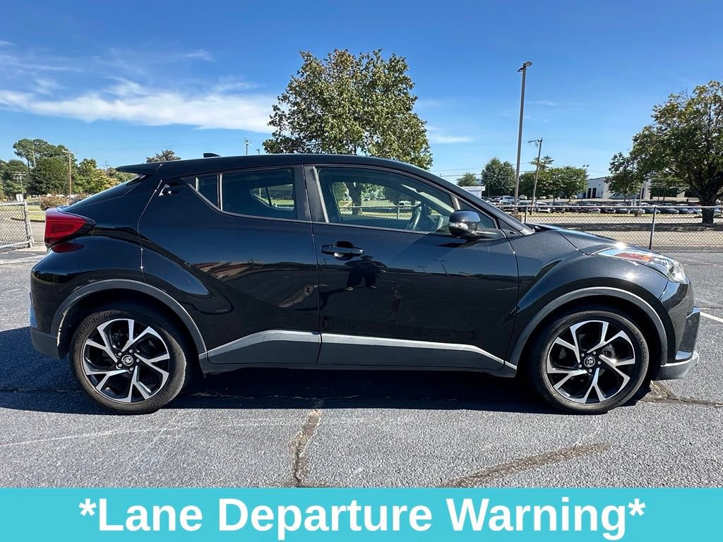 Used 2018 Toyota C-HR XLE FWD image 11