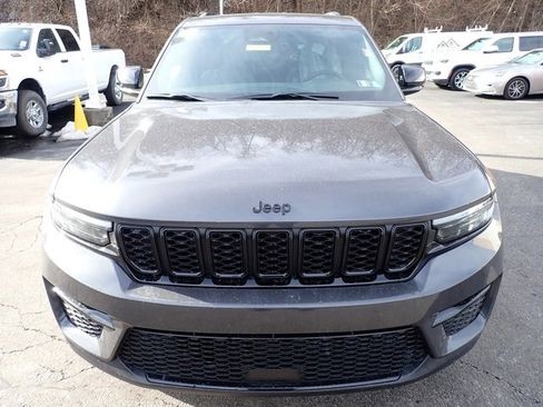 New 2025 Jeep Grand Cherokee Limited w/ Black Appearance Package image 10