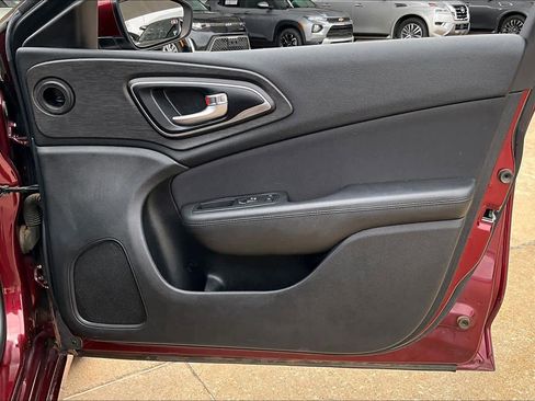 Used 2016 Chrysler 200 Limited image 23