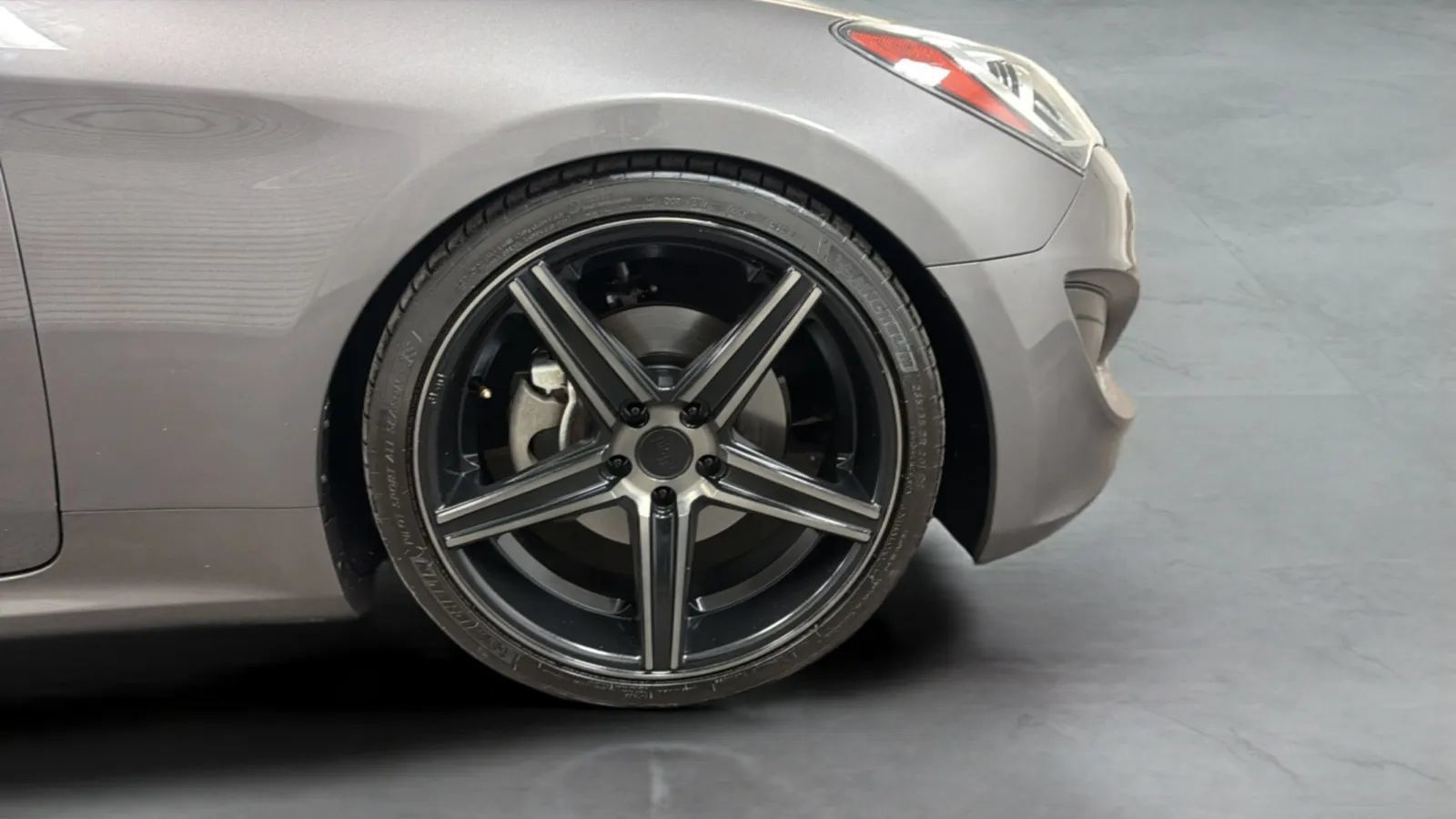 Used 2013 Hyundai Genesis 2.0T RWD image 23