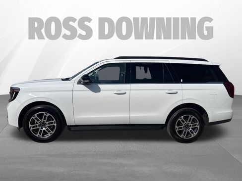 Used 2025 Ford Expedition Active AWD/4WD image 3