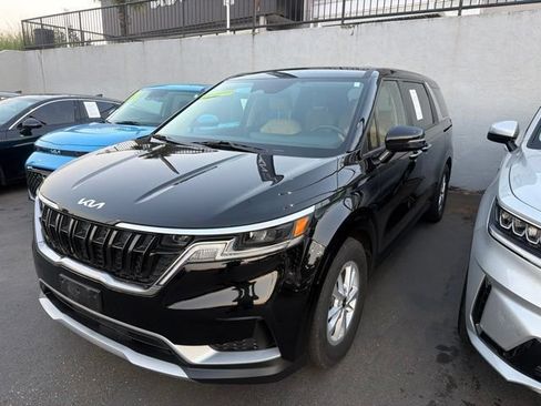 Certified 2024 Kia Carnival LX FWD image 2
