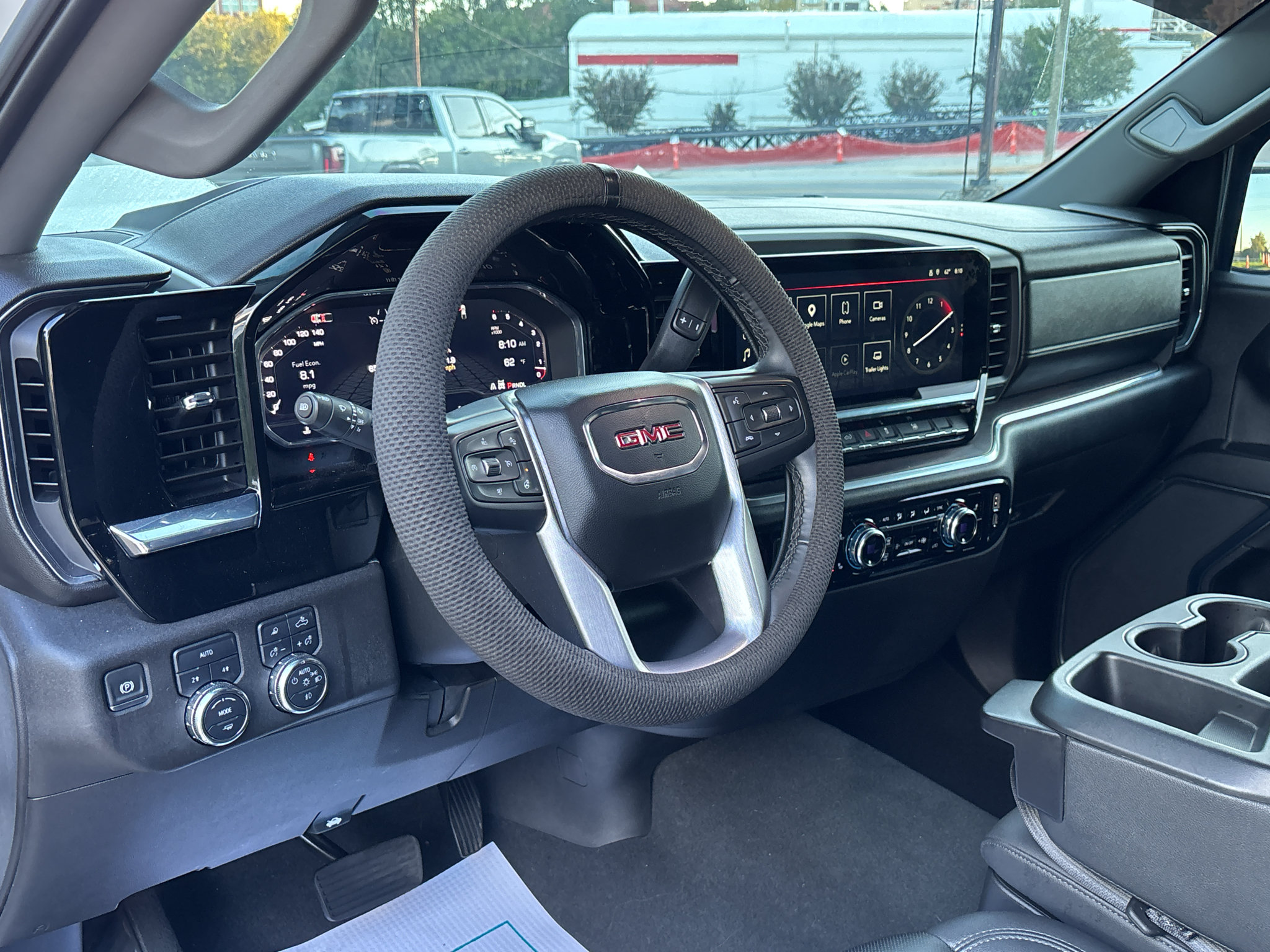 Used 2025 GMC Sierra 1500 SLT AWD/4WD image 11