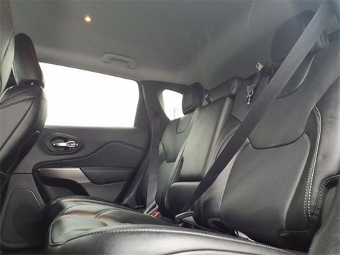 Certified 2022 Jeep Cherokee Latitude Lux image 16