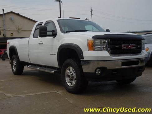 Used 2011 GMC Sierra 3500 SLT w/ SLT Convenience Package AWD/4WD image 4