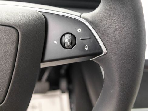 Used 2026 Tesla Model Y Long Range AWD/4WD image 18