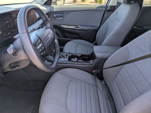 Certified 2025 Kia K4 EX image 24