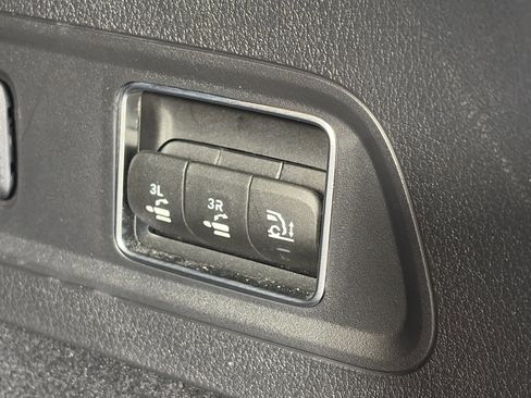 Certified 2025 Mercedes-Benz GLS 450 4MATIC image 17