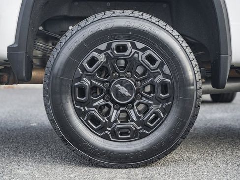 Used 2022 Chevrolet Silverado 3500 LT w/ Convenience Package image 16