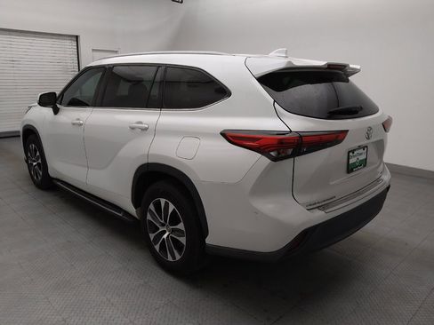 Used 2022 Toyota Highlander XLE FWD image 5