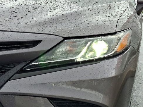 Used 2019 Toyota Camry SE image 29