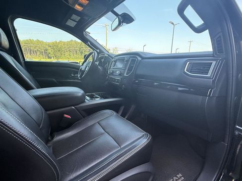 Used 2019 Nissan Titan SV w/ SV Convenience Package AWD/4WD image 23