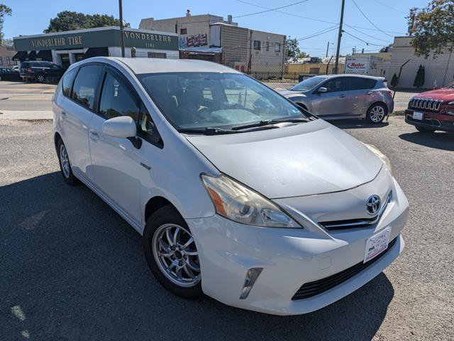 Used 2014 Toyota Prius V Three FWD image 19