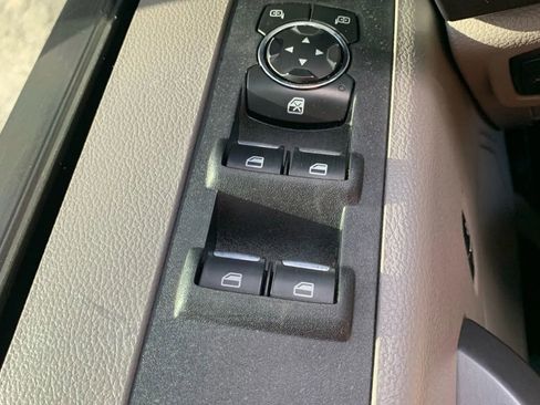 Used 2018 Ford F250 XLT w/ FX4 Off-Road Package image 25