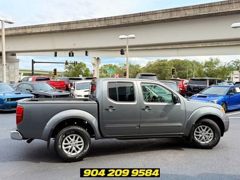 Used 2017 Nissan Frontier SV w/ SV Value Truck Package RWD image 9