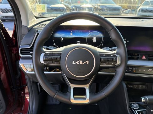 Used 2025 Kia Sportage SX image 24
